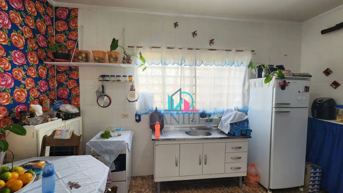Casa com 3 quartos à venda, 295m2 em Residencial Cambuy, Araraquara - SP - imagem 6 Foto 6 de Casa com 3 quartos à venda, 295m2 em Residencial Cambuy, Araraquara - SP