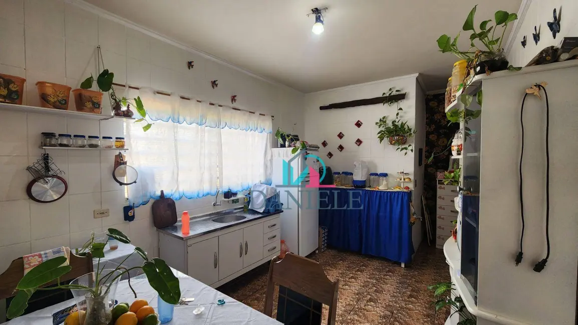 Casa com 3 quartos à venda, 295m2 em Residencial Cambuy, Araraquara - SP - imagem 8 Foto 8 de Casa com 3 quartos à venda, 295m2 em Residencial Cambuy, Araraquara - SP