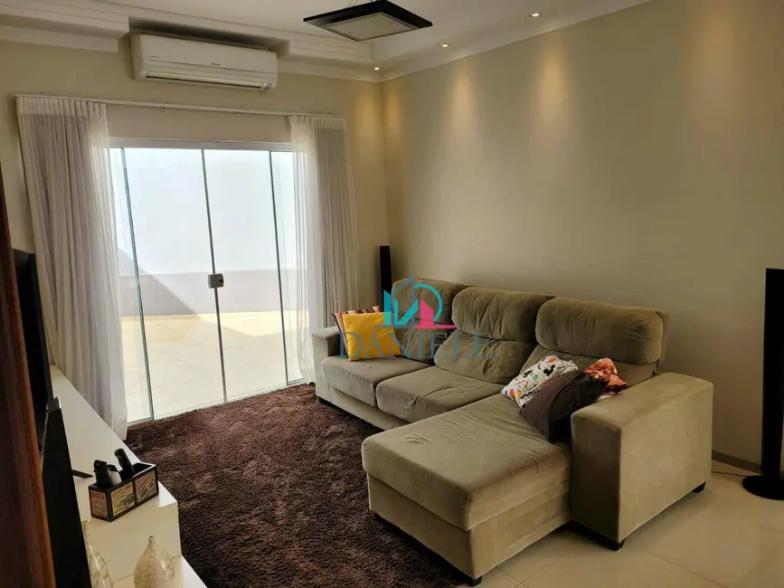 Casa com 3 quartos à venda, 351m2 em Vila Suconasa, Araraquara - SP - imagem 8 Foto 8 de Casa com 3 quartos à venda, 351m2 em Vila Suconasa, Araraquara - SP