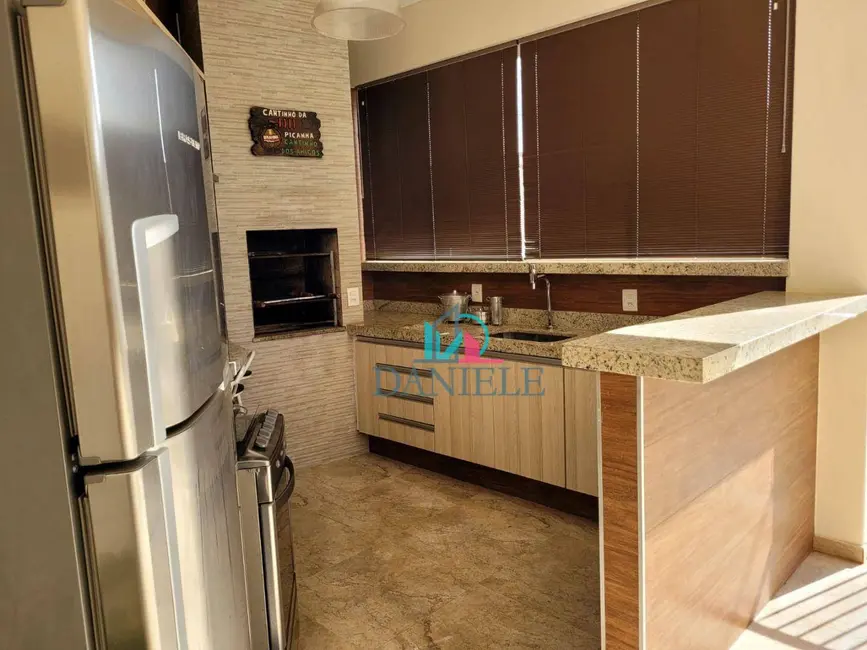 Casa com 3 quartos à venda, 351m2 em Vila Suconasa, Araraquara - SP - imagem 6 Foto 6 de Casa com 3 quartos à venda, 351m2 em Vila Suconasa, Araraquara - SP