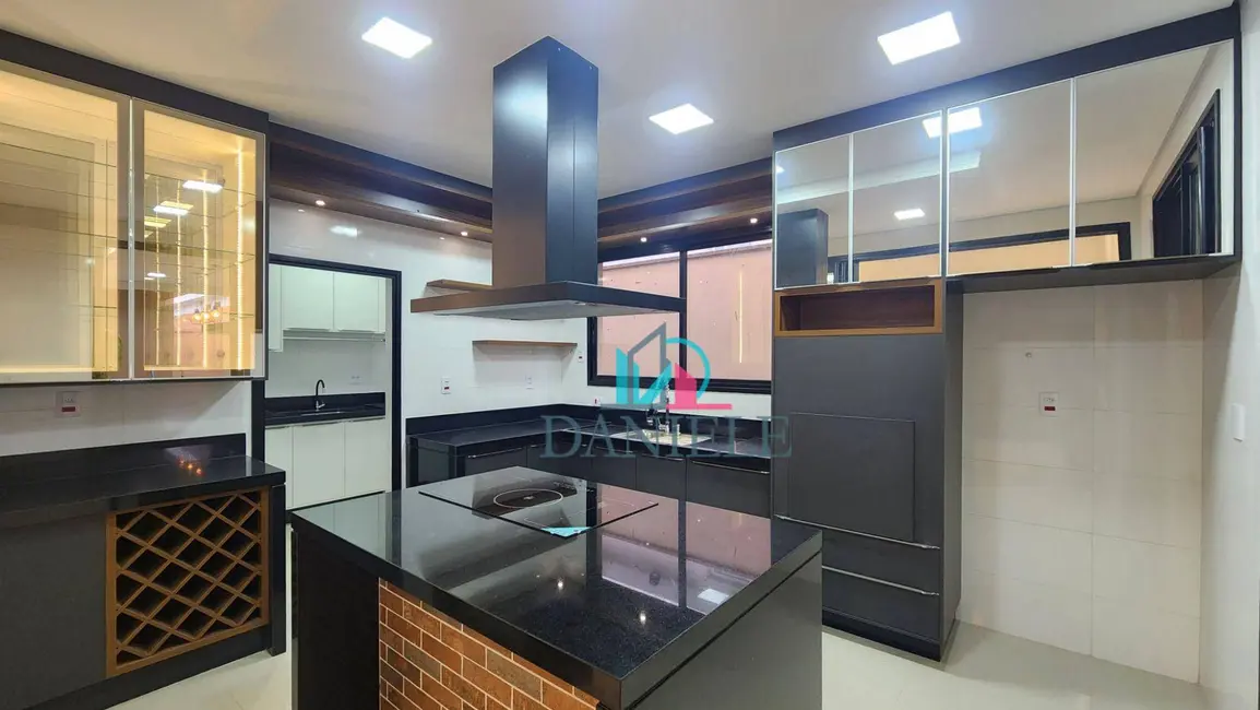 Casa de Condomínio com 3 quartos à venda, 336m2 em Araraquara - SP - imagem 5 Foto 5 de Casa de Condomínio com 3 quartos à venda, 336m2 em Araraquara - SP