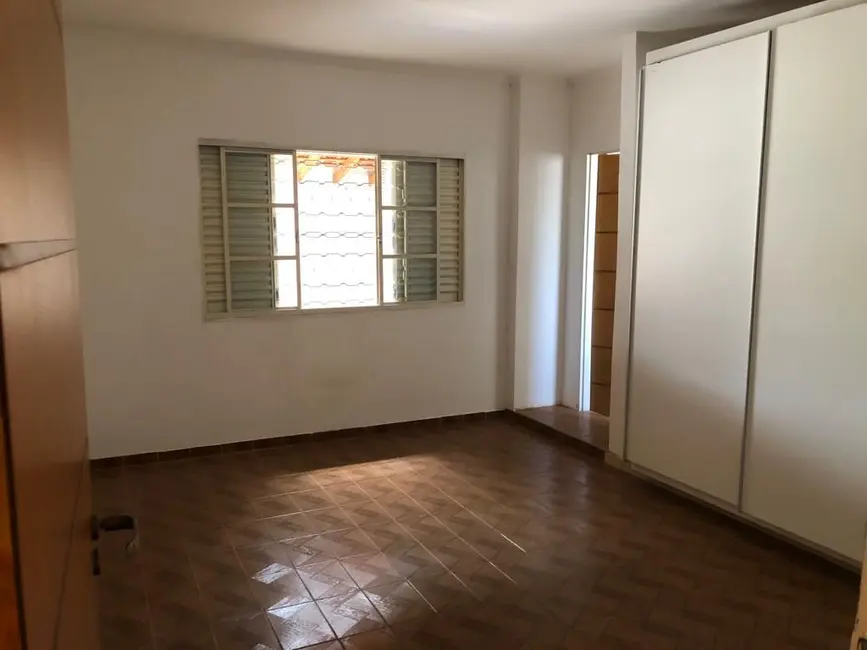 Casa com 2 quartos à venda, 282m2 em Parque Residencial Vale do Sol, Araraquara - SP - imagem 8 Foto 8 de Casa com 2 quartos à venda, 282m2 em Parque Residencial Vale do Sol, Araraquara - SP
