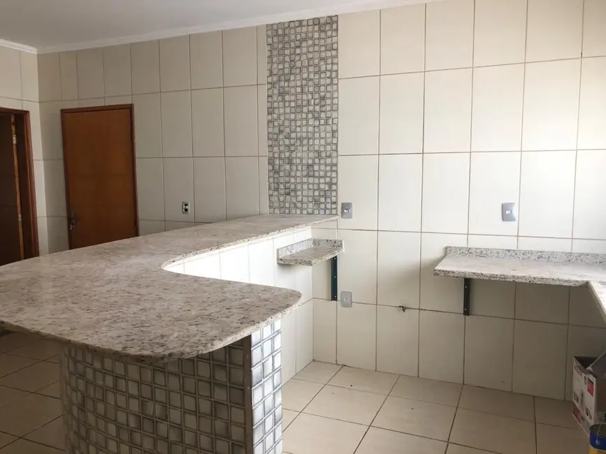 Casa com 2 quartos à venda, 282m2 em Parque Residencial Vale do Sol, Araraquara - SP - imagem 3 Foto 3 de Casa com 2 quartos à venda, 282m2 em Parque Residencial Vale do Sol, Araraquara - SP