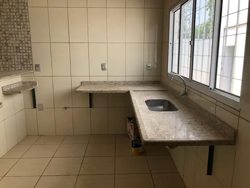 Casa com 2 quartos à venda, 282m2 em Parque Residencial Vale do Sol, Araraquara - SP - imagem 5 Foto 5 de Casa com 2 quartos à venda, 282m2 em Parque Residencial Vale do Sol, Araraquara - SP