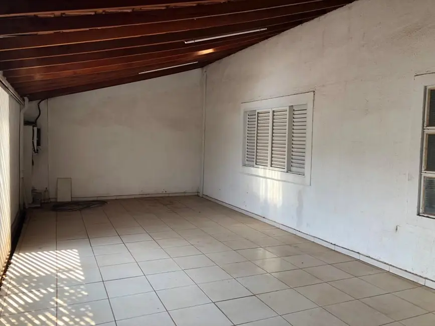 Casa com 2 quartos à venda, 282m2 em Parque Residencial Vale do Sol, Araraquara - SP - imagem 6 Foto 6 de Casa com 2 quartos à venda, 282m2 em Parque Residencial Vale do Sol, Araraquara - SP