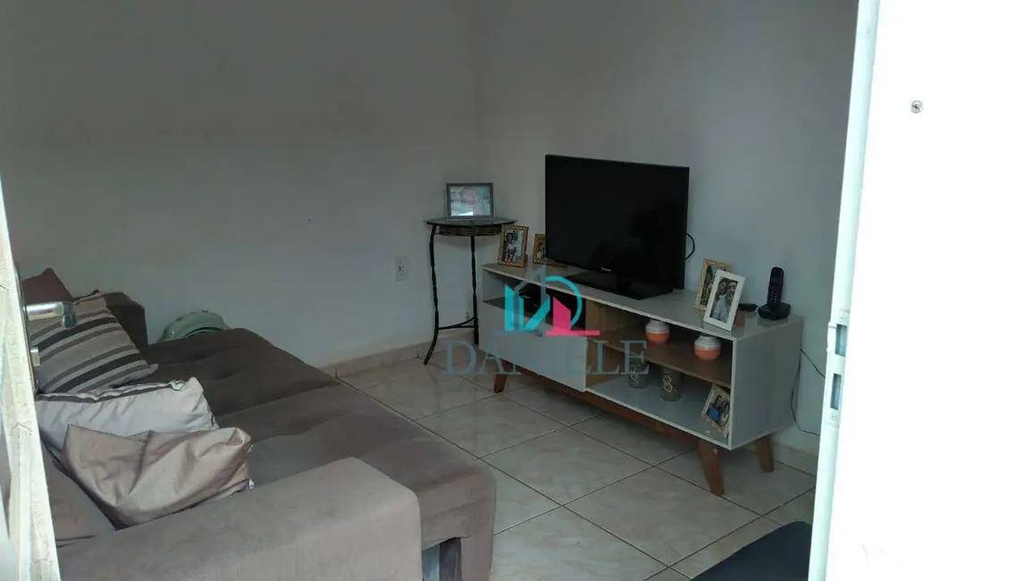 Foto 2 de Casa com 2 quartos à venda, 219m2 em Yolanda Opice, Araraquara - SP