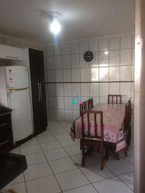 Casa com 3 quartos à venda, 250m2 em Parque Residencial Vale do Sol, Araraquara - SP - imagem 4 Foto 4 de Casa com 3 quartos à venda, 250m2 em Parque Residencial Vale do Sol, Araraquara - SP