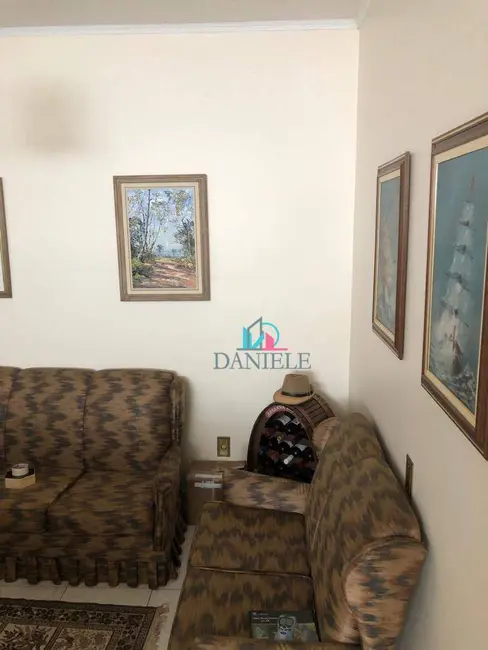 Casa com 4 quartos à venda, 255m2 em Vila José Bonifácio, Araraquara - SP - imagem 8 Foto 8 de Casa com 4 quartos à venda, 255m2 em Vila José Bonifácio, Araraquara - SP