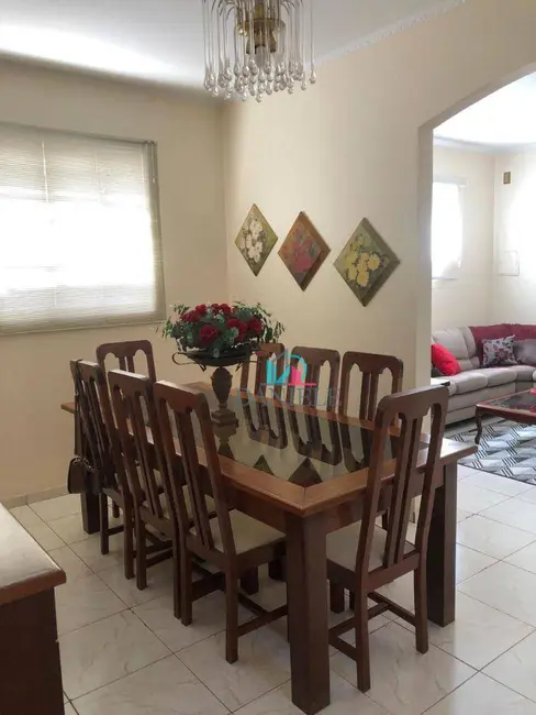 Casa com 4 quartos à venda, 255m2 em Vila José Bonifácio, Araraquara - SP - imagem 9 Foto 9 de Casa com 4 quartos à venda, 255m2 em Vila José Bonifácio, Araraquara - SP