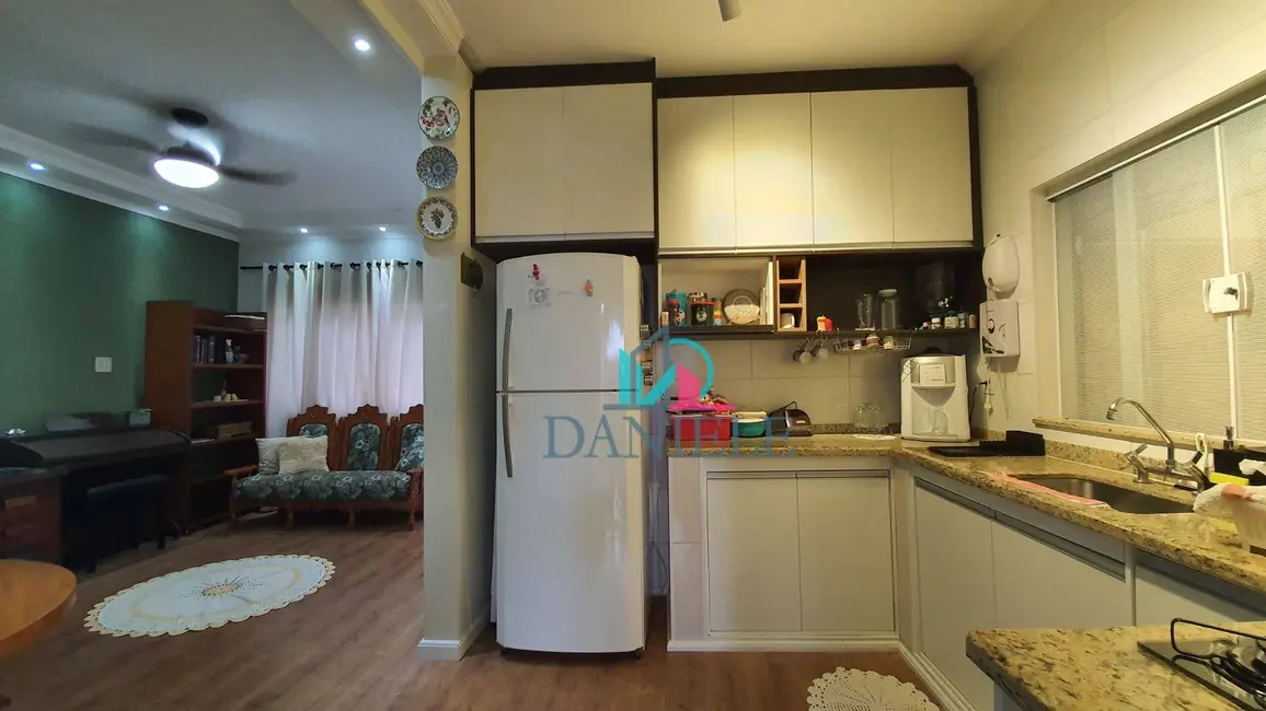 Casa de Condomínio com 3 quartos à venda, 200m2 em Doutor Tancredo de Almeida Neves, Araraquara - SP - imagem 9 Foto 9 de Casa de Condomínio com 3 quartos à venda, 200m2 em Doutor Tancredo de Almeida Neves, Araraquara - SP