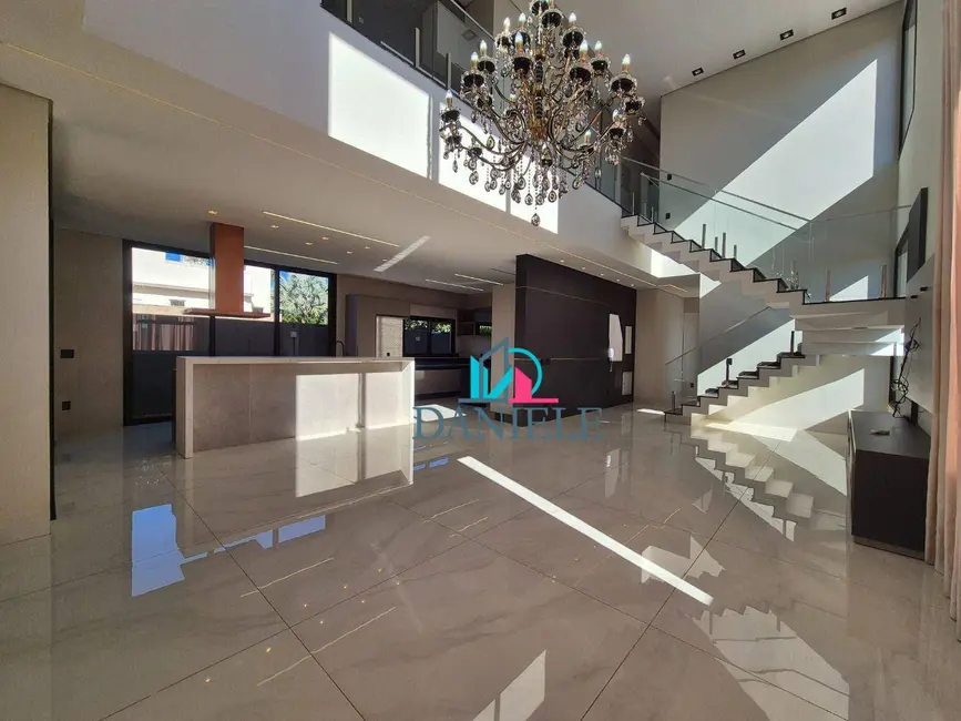 Casa de Condomínio com 3 quartos à venda, 336m2 em Araraquara - SP - imagem 2 Foto 2 de Casa de Condomínio com 3 quartos à venda, 336m2 em Araraquara - SP