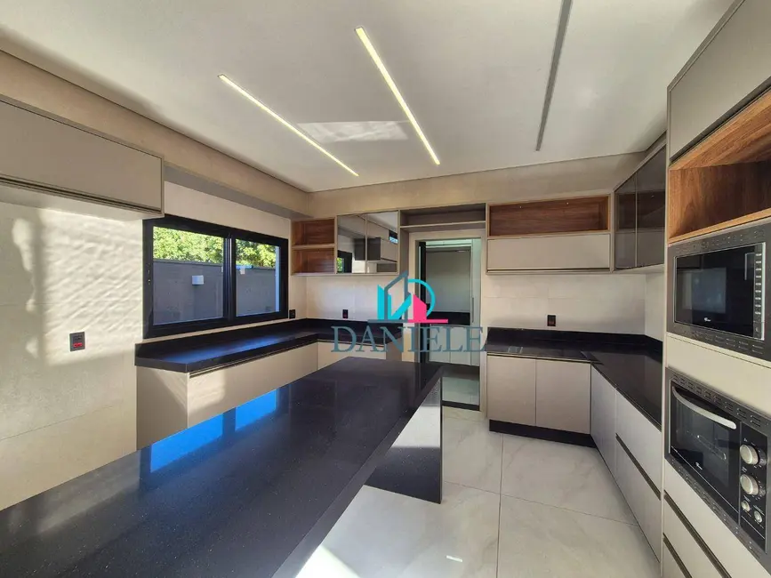 Casa de Condomínio com 3 quartos à venda, 336m2 em Araraquara - SP - imagem 6 Foto 6 de Casa de Condomínio com 3 quartos à venda, 336m2 em Araraquara - SP