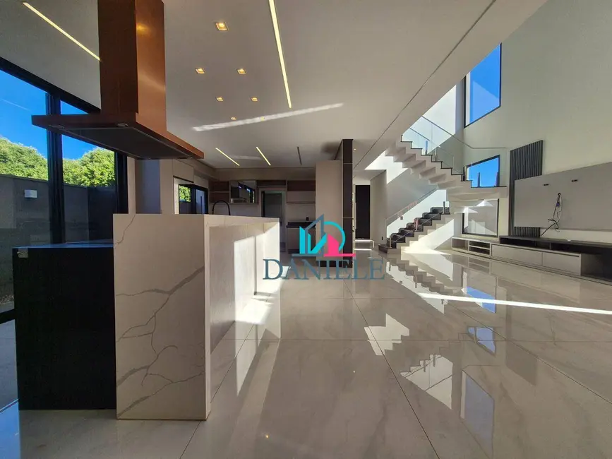 Casa de Condomínio com 3 quartos à venda, 336m2 em Araraquara - SP - imagem 4 Foto 4 de Casa de Condomínio com 3 quartos à venda, 336m2 em Araraquara - SP