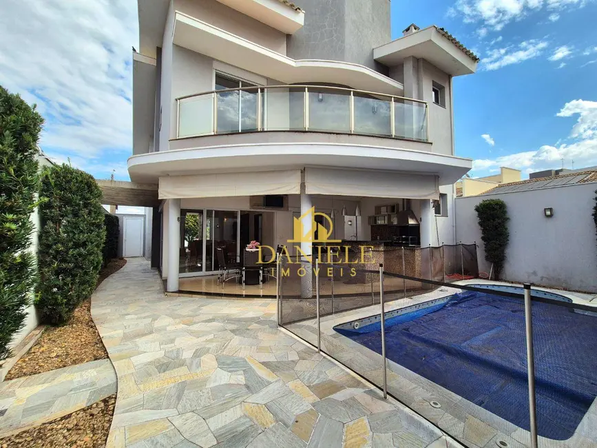 Foto 1 de Casa de Condomínio com 3 quartos à venda, 274m2 em Parque Residencial Damha, Araraquara - SP