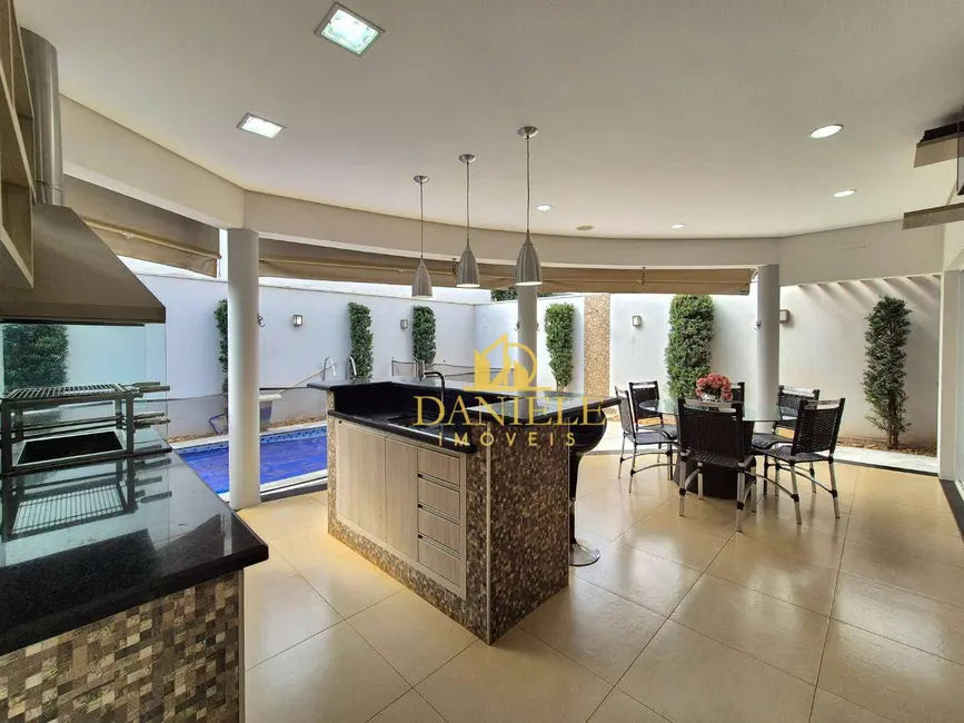 Foto 9 de Casa de Condomínio com 3 quartos à venda, 274m2 em Parque Residencial Damha, Araraquara - SP