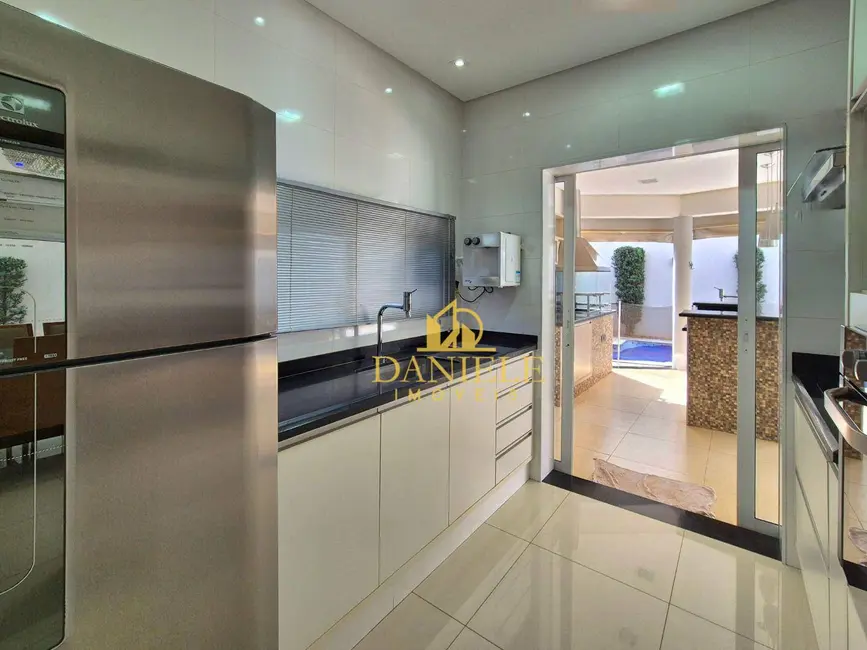 Foto 8 de Casa de Condomínio com 3 quartos à venda, 274m2 em Parque Residencial Damha, Araraquara - SP