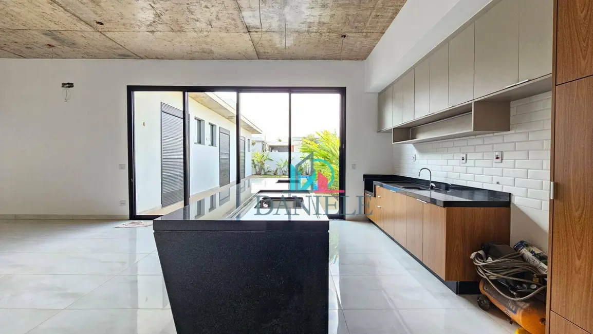 Casa de Condomínio com 3 quartos à venda, 360m2 em Condomínio Buona Vita, Araraquara - SP - imagem 3 Foto 3 de Casa de Condomínio com 3 quartos à venda, 360m2 em Condomínio Buona Vita, Araraquara - SP