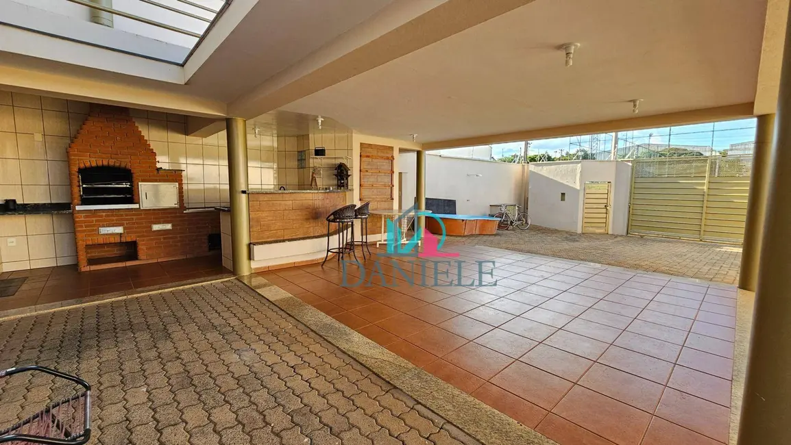 Casa com 3 quartos à venda, 318m2 em Vila Cidade Industrial (Vila Xavier), Araraquara - SP - imagem 5 Foto 5 de Casa com 3 quartos à venda, 318m2 em Vila Cidade Industrial (Vila Xavier), Araraquara - SP