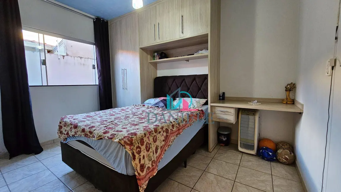 Casa com 3 quartos à venda, 283m2 em Jardim das Estações (Vila Xavier), Araraquara - SP - imagem 9 Foto 9 de Casa com 3 quartos à venda, 283m2 em Jardim das Estações (Vila Xavier), Araraquara - SP