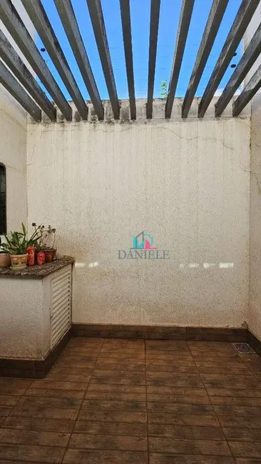 Casa com 3 quartos à venda, 283m2 em Jardim das Estações (Vila Xavier), Araraquara - SP - imagem 7 Foto 7 de Casa com 3 quartos à venda, 283m2 em Jardim das Estações (Vila Xavier), Araraquara - SP