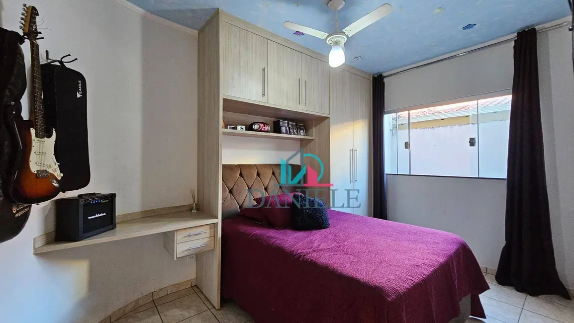 Casa com 3 quartos à venda, 283m2 em Jardim das Estações (Vila Xavier), Araraquara - SP - imagem 8 Foto 8 de Casa com 3 quartos à venda, 283m2 em Jardim das Estações (Vila Xavier), Araraquara - SP