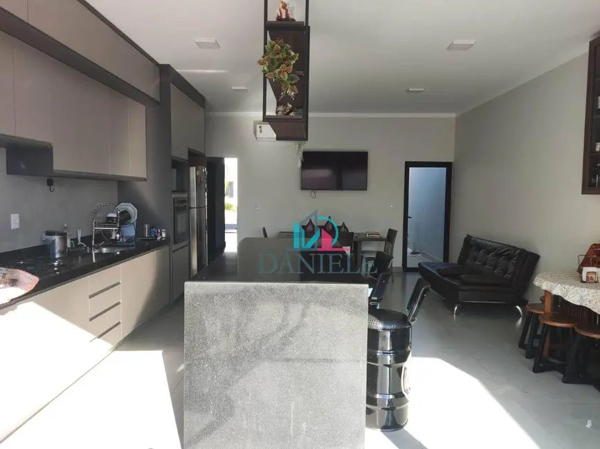 Casa de Condomínio com 3 quartos à venda, 300m2 em Jardim Salto Grande, Araraquara - SP - imagem 4 Foto 4 de Casa de Condomínio com 3 quartos à venda, 300m2 em Jardim Salto Grande, Araraquara - SP