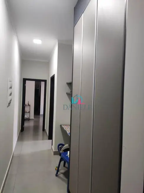 Casa de Condomínio com 3 quartos à venda, 300m2 em Jardim Salto Grande, Araraquara - SP - imagem 7 Foto 7 de Casa de Condomínio com 3 quartos à venda, 300m2 em Jardim Salto Grande, Araraquara - SP
