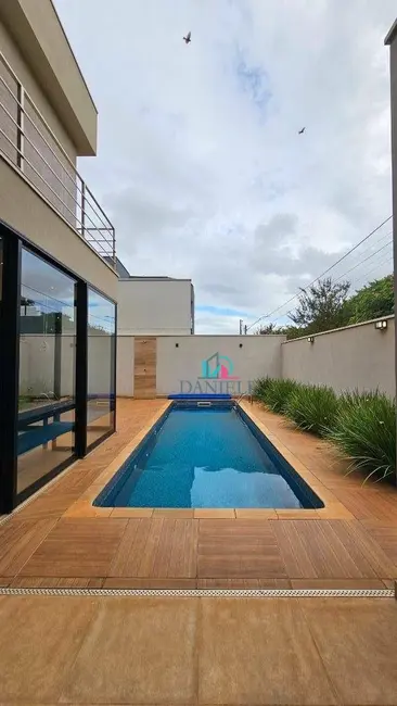 Casa de Condomínio com 3 quartos à venda, 307m2 em Parque Residencial Damha, Araraquara - SP - imagem 8 Foto 8 de Casa de Condomínio com 3 quartos à venda, 307m2 em Parque Residencial Damha, Araraquara - SP