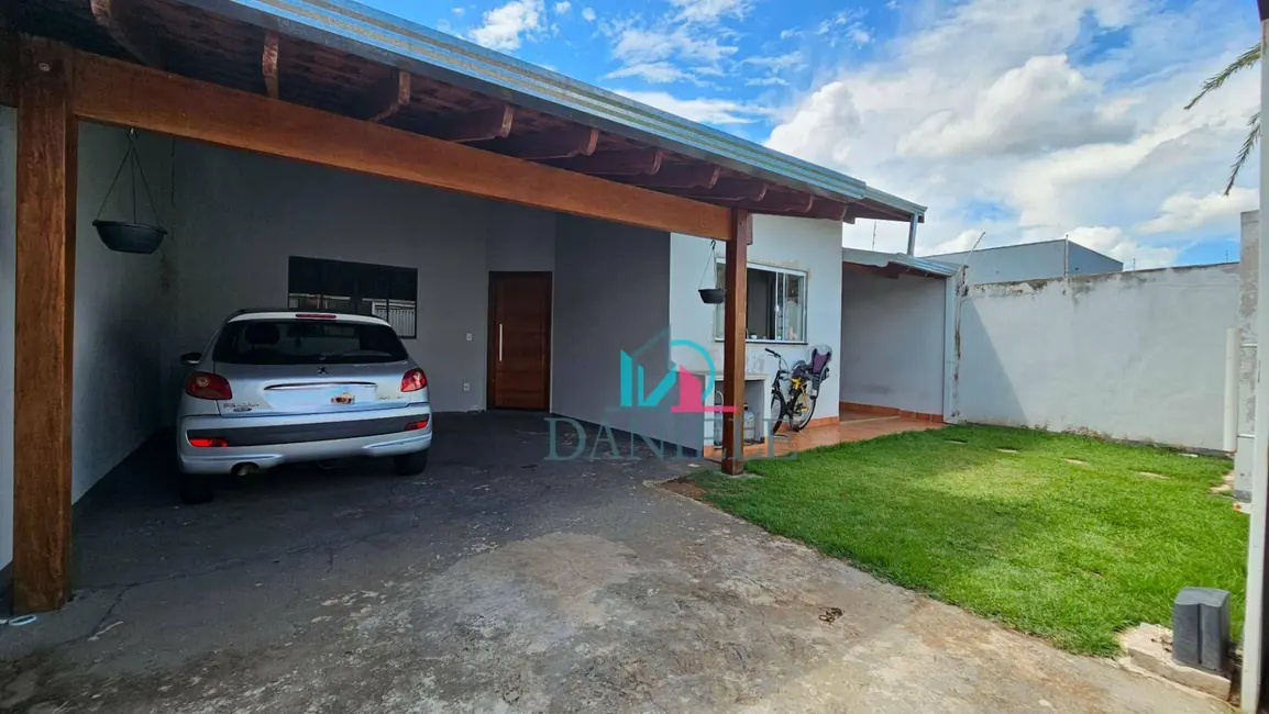 Foto 2 de Casa com 2 quartos à venda, 250m2 em Jardim Roberto Selmi Dei, Araraquara - SP