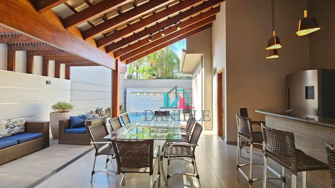 Casa de Condomínio com 3 quartos à venda, 450m2 em Parque Residencial Damha, Araraquara - SP - imagem 4 Foto 4 de Casa de Condomínio com 3 quartos à venda, 450m2 em Parque Residencial Damha, Araraquara - SP