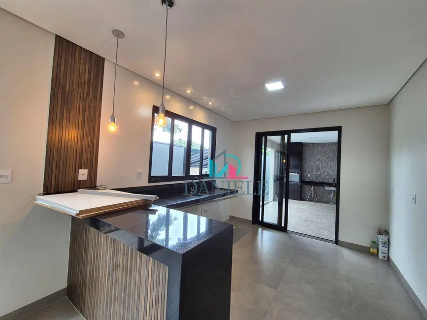 Foto 5 de Casa de Condomínio com 3 quartos à venda, 212m2 em Jardim Marialice, Araraquara - SP