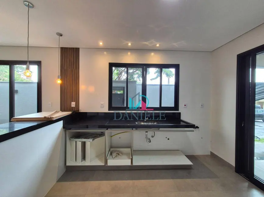 Foto 4 de Casa de Condomínio com 3 quartos à venda, 212m2 em Jardim Marialice, Araraquara - SP