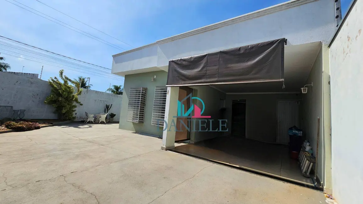 Foto 2 de Casa com 2 quartos à venda, 472m2 em Cidade Jardim, Araraquara - SP