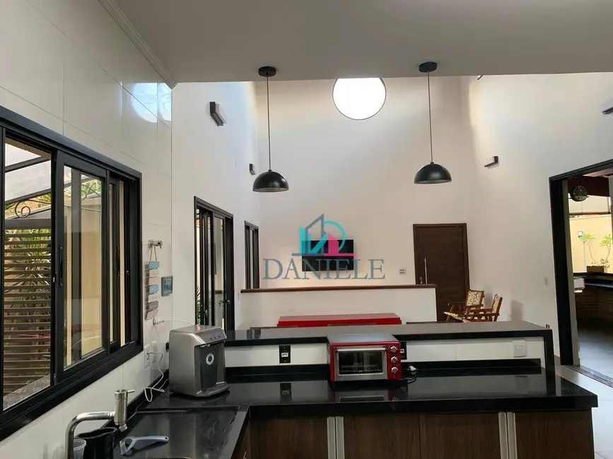 Casa com 2 quartos à venda, 490m2 em Cidade Jardim, Araraquara - SP - imagem 6 Foto 6 de Casa com 2 quartos à venda, 490m2 em Cidade Jardim, Araraquara - SP