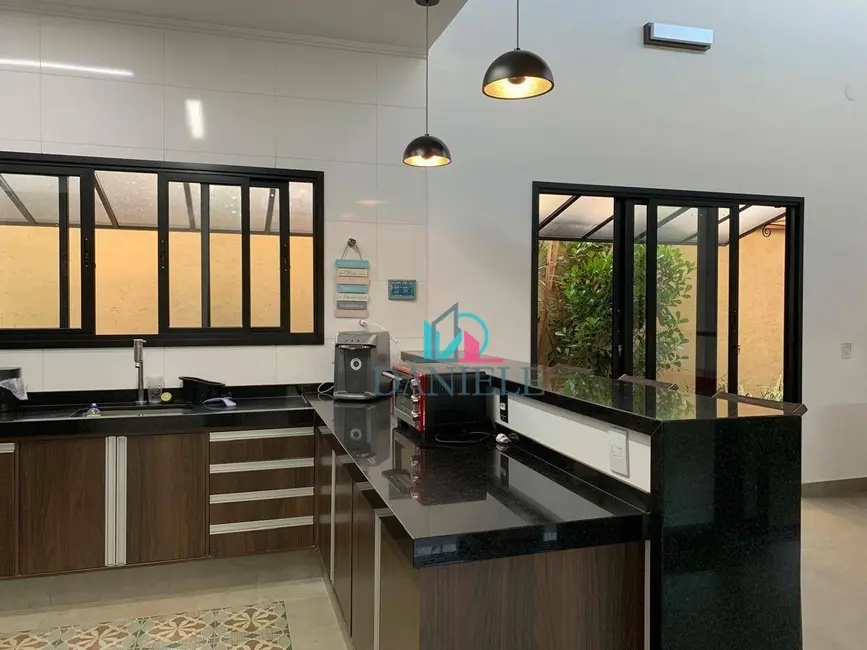 Casa com 2 quartos à venda, 490m2 em Cidade Jardim, Araraquara - SP - imagem 5 Foto 5 de Casa com 2 quartos à venda, 490m2 em Cidade Jardim, Araraquara - SP
