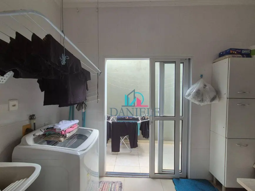 Casa com 3 quartos à venda, 320m2 em Jardim Eliana, Araraquara - SP - imagem 8 Foto 8 de Casa com 3 quartos à venda, 320m2 em Jardim Eliana, Araraquara - SP