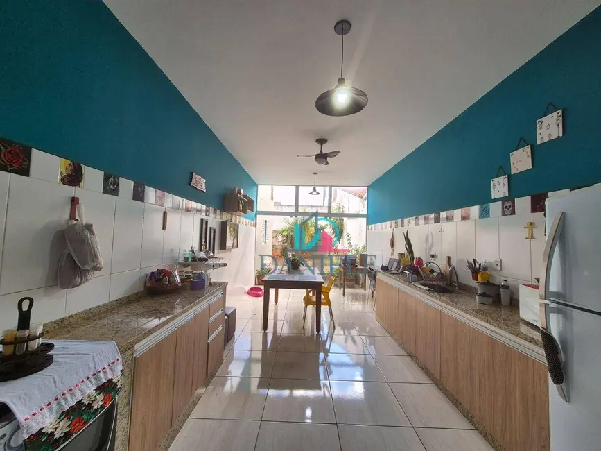Casa com 3 quartos à venda, 320m2 em Jardim Eliana, Araraquara - SP - imagem 6 Foto 6 de Casa com 3 quartos à venda, 320m2 em Jardim Eliana, Araraquara - SP