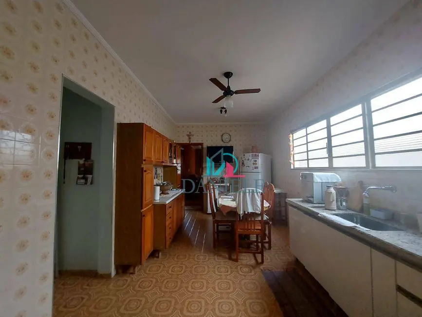 Casa com 3 quartos à venda, 209m2 em Jardim Santa Lúcia, Araraquara - SP - imagem 6 Foto 6 de Casa com 3 quartos à venda, 209m2 em Jardim Santa Lúcia, Araraquara - SP