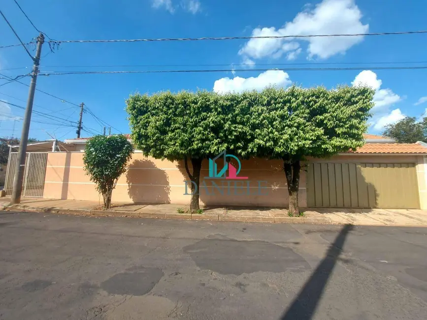 Foto 2 de Casa com 3 quartos à venda, 209m2 em Jardim Santa Lúcia, Araraquara - SP