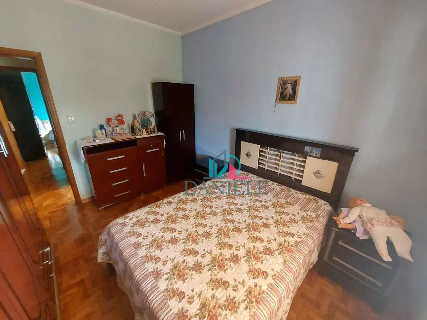Casa com 3 quartos à venda, 209m2 em Jardim Santa Lúcia, Araraquara - SP - imagem 8 Foto 8 de Casa com 3 quartos à venda, 209m2 em Jardim Santa Lúcia, Araraquara - SP