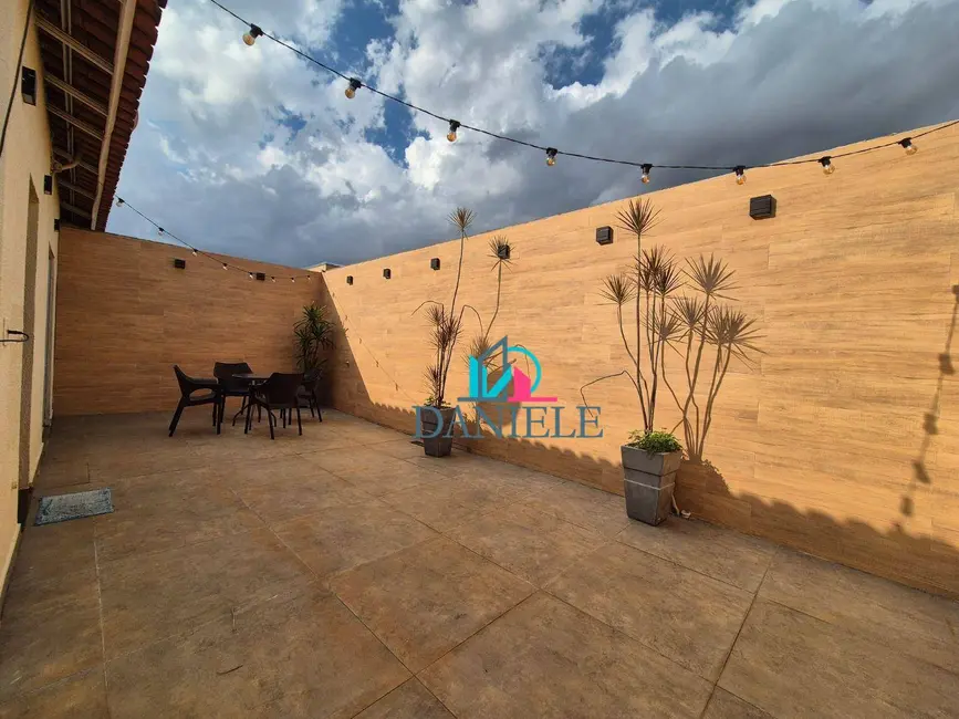 Casa de Condomínio com 2 quartos à venda, 219m2 em Jardim Dumont, Araraquara - SP - imagem 4 Foto 4 de Casa de Condomínio com 2 quartos à venda, 219m2 em Jardim Dumont, Araraquara - SP