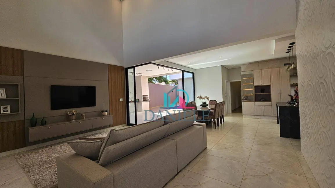 Casa de Condomínio com 3 quartos à venda, 421m2 em Condomínio Buona Vita, Araraquara - SP - imagem 3 Foto 3 de Casa de Condomínio com 3 quartos à venda, 421m2 em Condomínio Buona Vita, Araraquara - SP