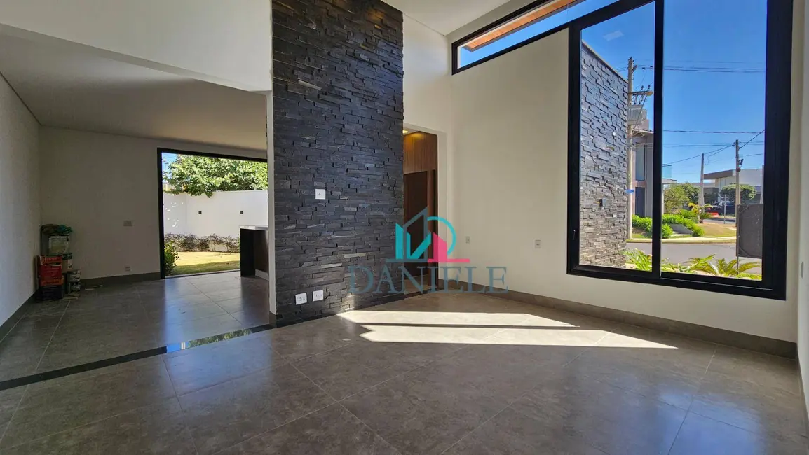 Casa de Condomínio com 3 quartos à venda, 364m2 em Parque Residencial Damha, Araraquara - SP - imagem 3 Foto 3 de Casa de Condomínio com 3 quartos à venda, 364m2 em Parque Residencial Damha, Araraquara - SP