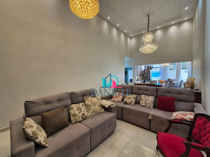 Foto 3 de Casa de Condomínio com 3 quartos à venda, 336m2 em Araraquara - SP