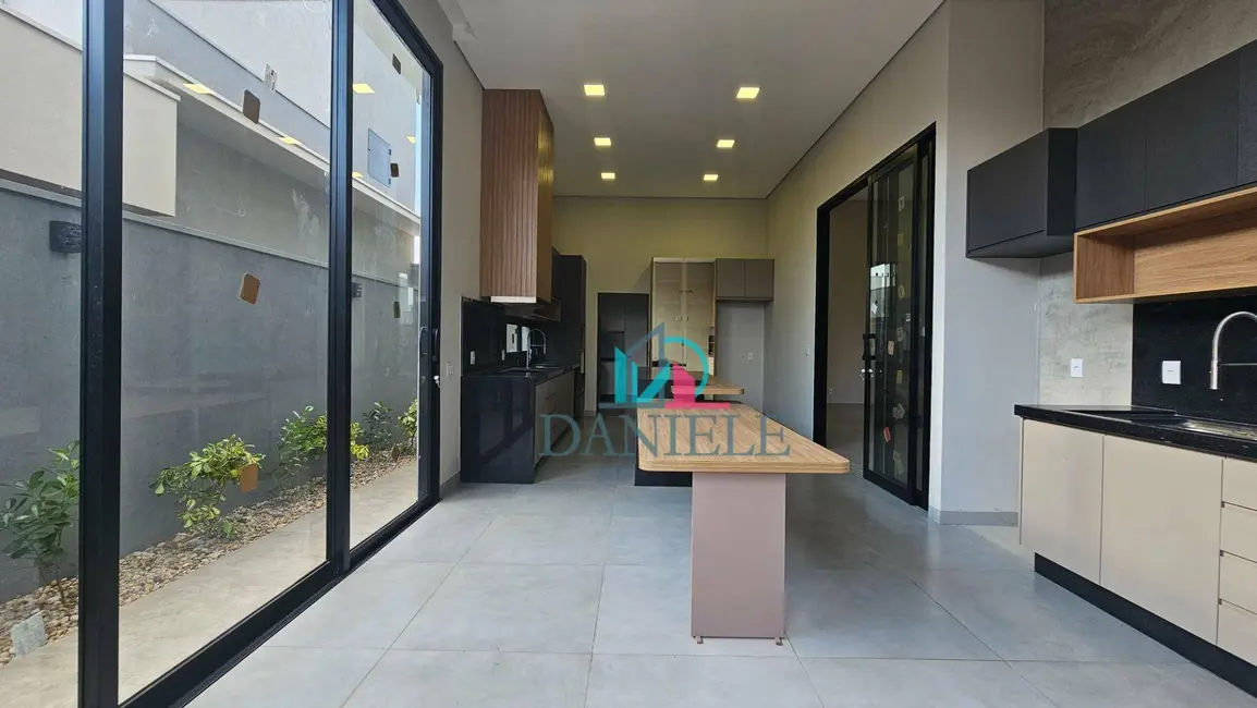 Casa de Condomínio com 3 quartos à venda, 336m2 em Condomínio Portal das Tipuanas, Araraquara - SP - imagem 9 Foto 9 de Casa de Condomínio com 3 quartos à venda, 336m2 em Condomínio Portal das Tipuanas, Araraquara - SP