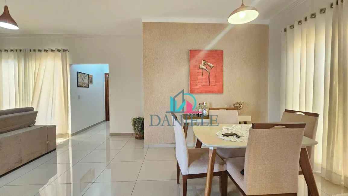 Casa de Condomínio com 3 quartos à venda, 360m2 em Condomínio Buona Vita, Araraquara - SP - imagem 1 Foto 1 de Casa de Condomínio com 3 quartos à venda, 360m2 em Condomínio Buona Vita, Araraquara - SP