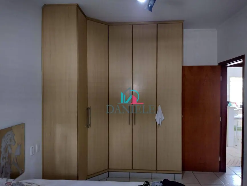 Foto 7 de Casa com 3 quartos à venda, 385m2 em Jardim Imperador, Araraquara - SP