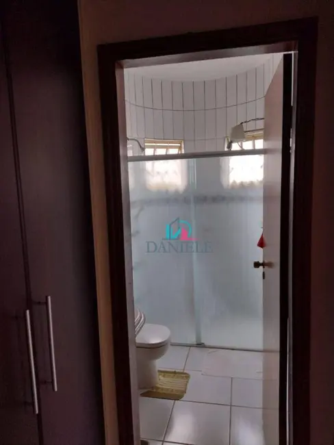 Foto 9 de Casa com 3 quartos à venda, 385m2 em Jardim Imperador, Araraquara - SP