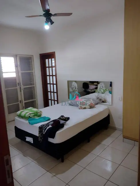 Foto 6 de Casa com 3 quartos à venda, 385m2 em Jardim Imperador, Araraquara - SP