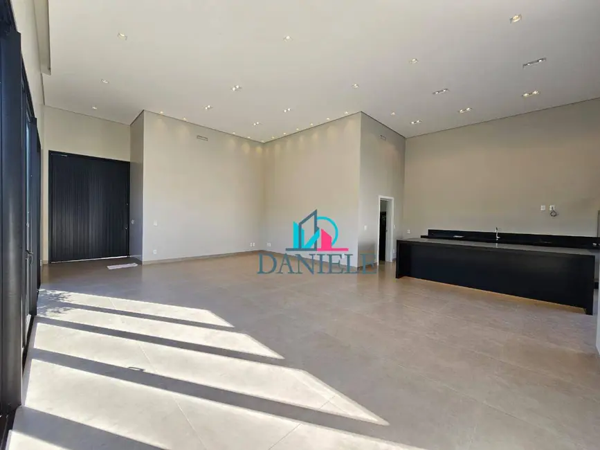 Casa de Condomínio com 4 quartos à venda, 632m2 em Jardim Residencial Quinta dos Oitis, Araraquara - SP - imagem 5 Foto 5 de Casa de Condomínio com 4 quartos à venda, 632m2 em Jardim Residencial Quinta dos Oitis, Araraquara - SP